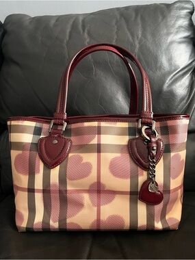 Burberry heart tote